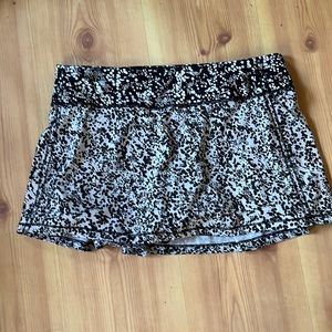 Lululemon pace rival skirt
